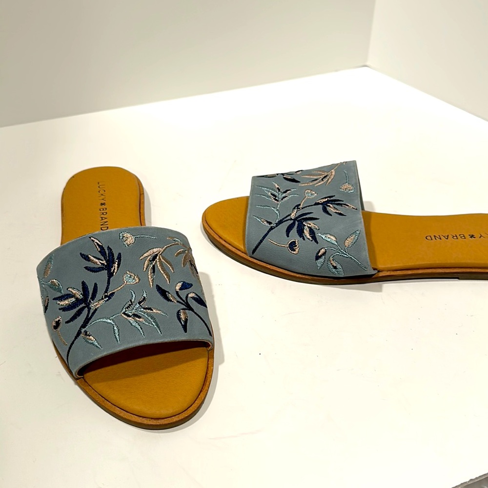 Lucky brand flat sandal